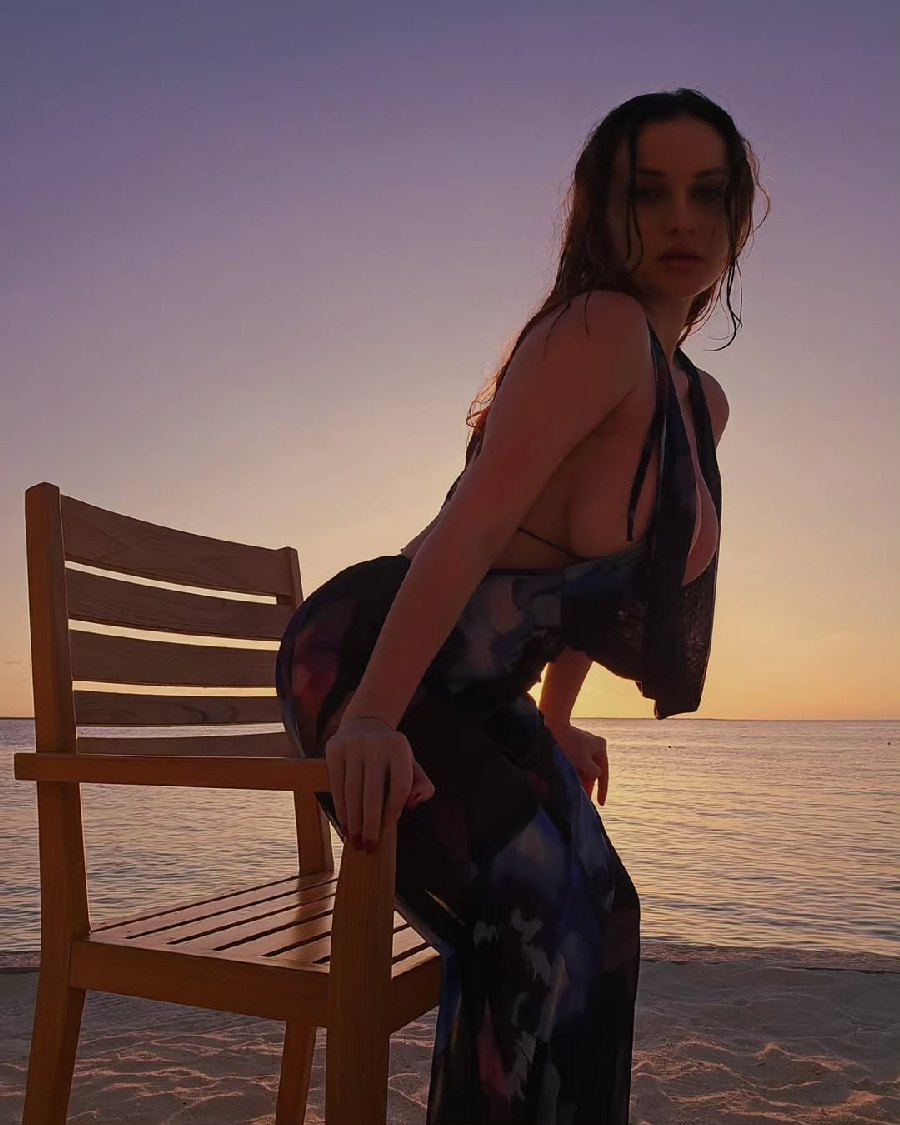 Sexy girl Miranda Faith nude in Volgograd