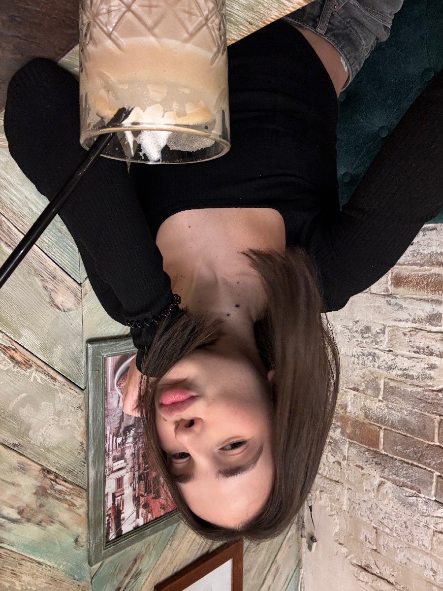 Fresh photos, fresh mood — Tina online in Volgograd